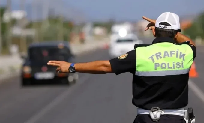 sigortasiz-sofor-calistirana-agir-ceza-198-bin-tlye-kadar-yaptirim-yolda-8nom_cover