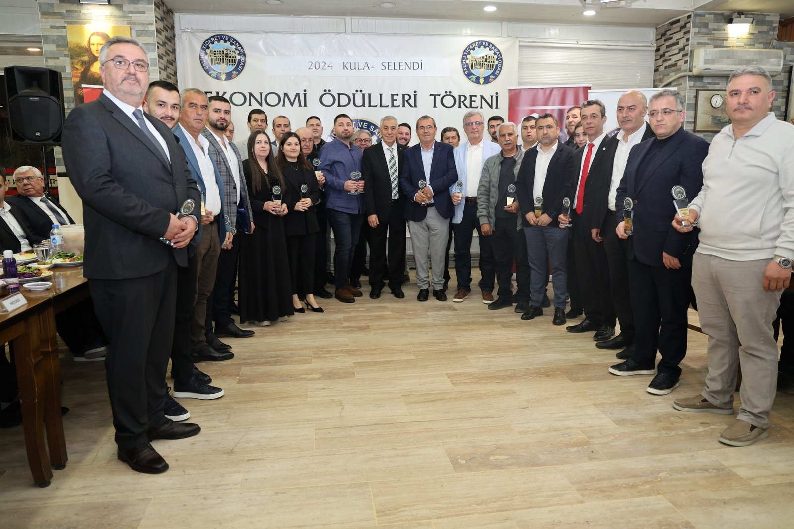 Kula ve Selendi’deki vergi rekortmenlerine Salihli TSO’dan ödül